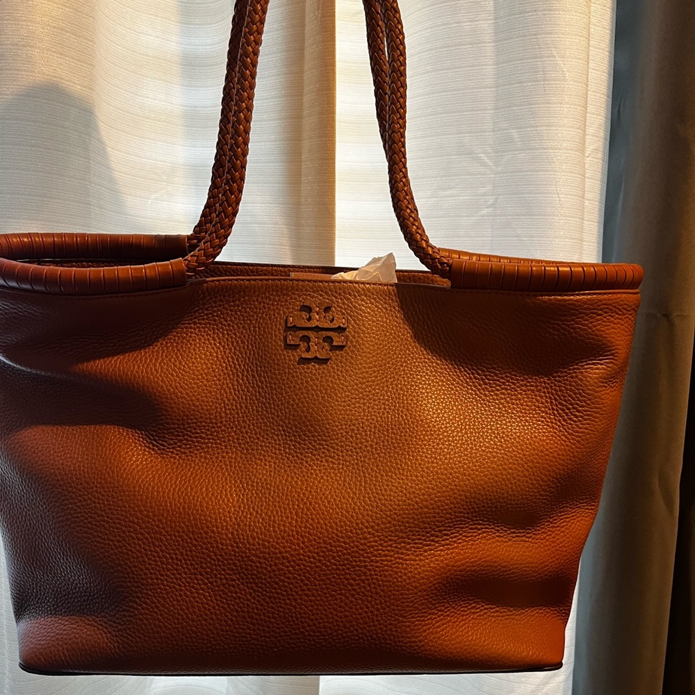 Tory Burch Taylor Devon sand Pebbled Leather Tote. Worn a few times.